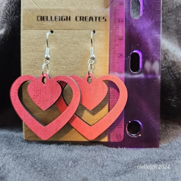 💥4 for $25💥 Laser-cut Heart Shaped Earrings - Picture 6 of 7